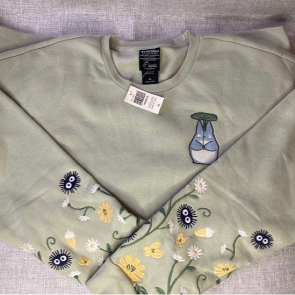 XL Our Universe My Neighbor Totoro Forest Spirits Embroidered Crewneck - Picture 2 of 6